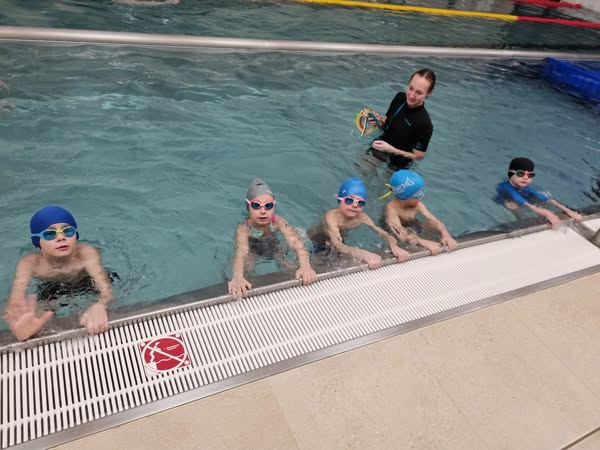 Nauka pływania w Korzennej